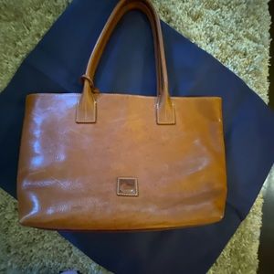 Dooney and Bourke tan leather SO PRETTY